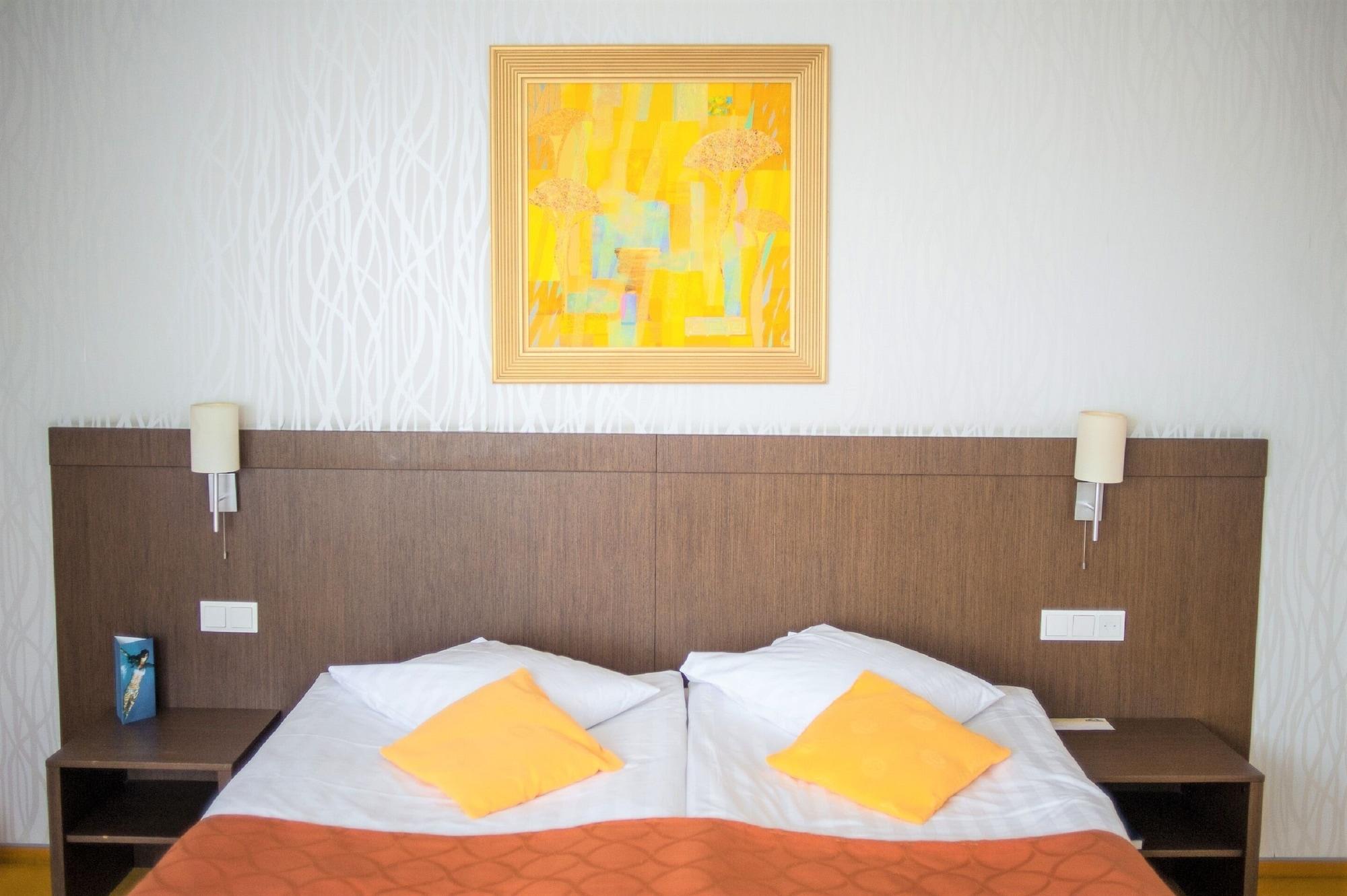 Rija Vef Hotel With Free Parking リガ エクステリア 写真