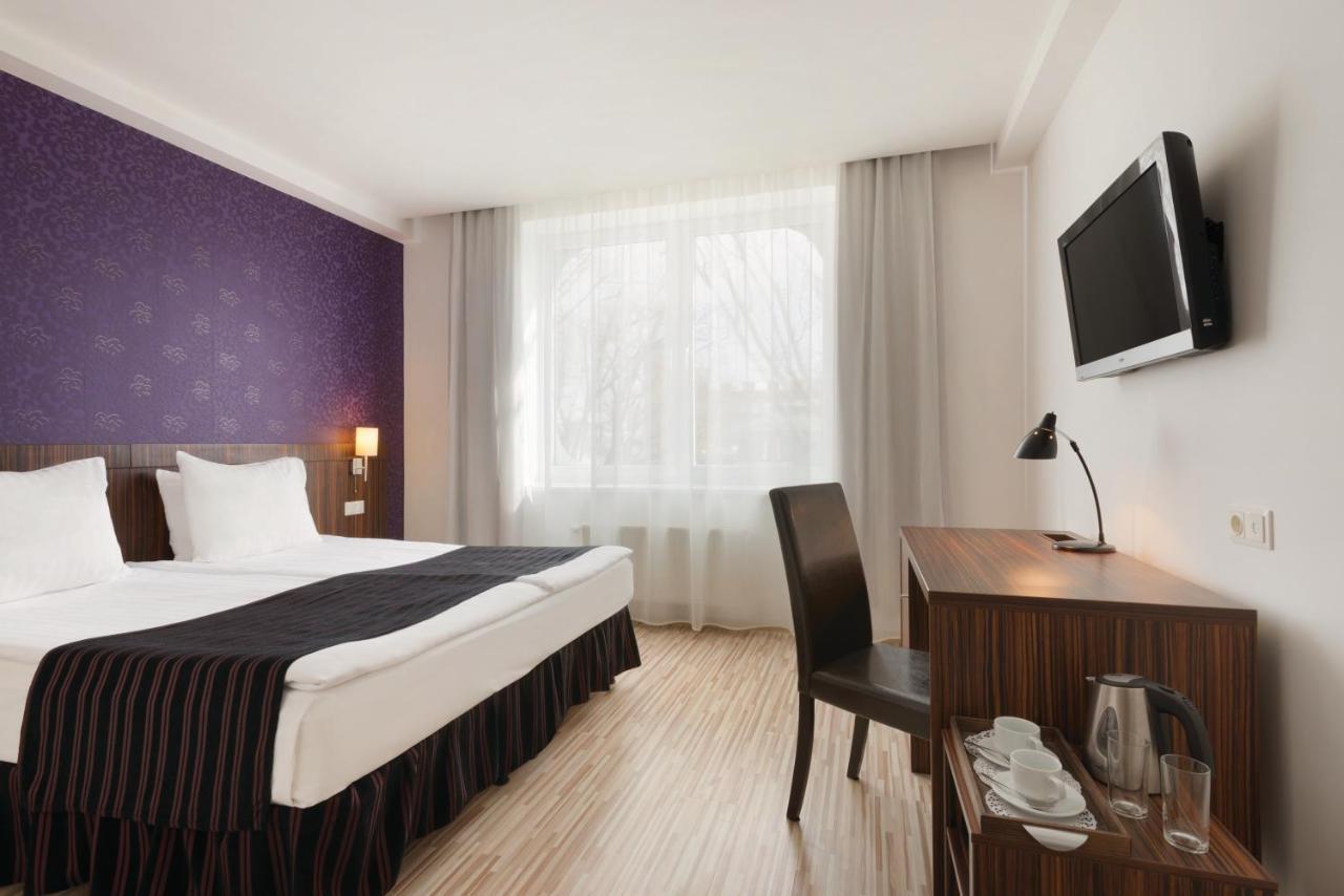 Rija Vef Hotel With Free Parking リガ エクステリア 写真